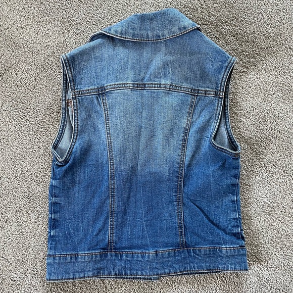 Mossimo Women’s Denim Vest Jacket - Picture 2 of 8